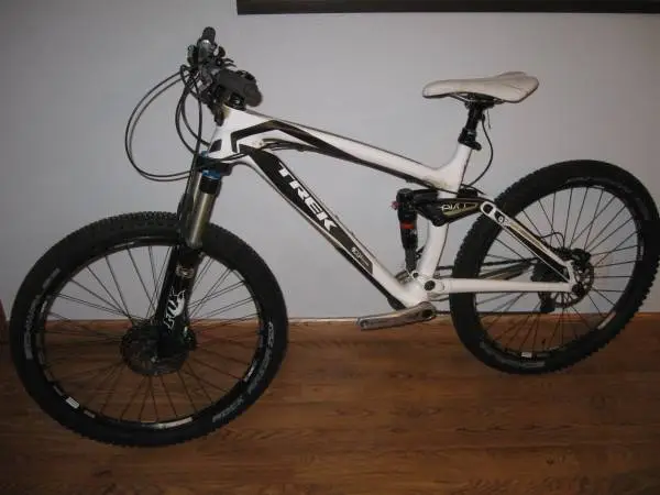 Trek Remedy 9.8 Carbon 17.5 fm 10sp 26tire full susp. disc mtn. bike