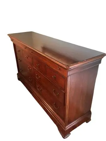 Classic Solid Wood Dresser with Eight Drawers