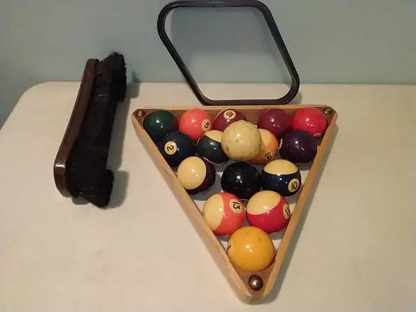 VNTG BILLIARD BALLS SET 1-15, CUE BALL, RACK AND TABLE BRUSH