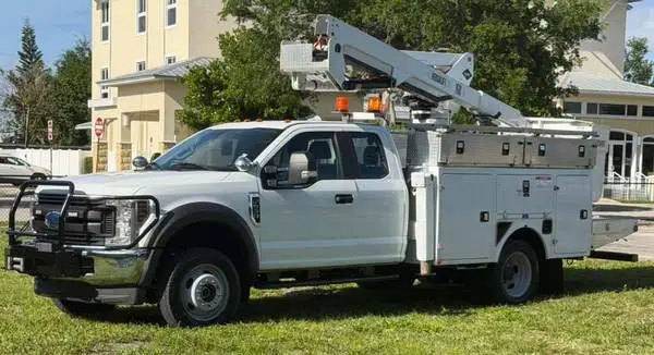 2019 Ford F-550 Extended Cab 6.8L 4X4 Versalift 45ft Bucket Truck