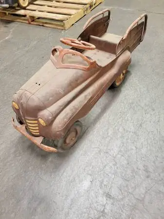 Pedal car