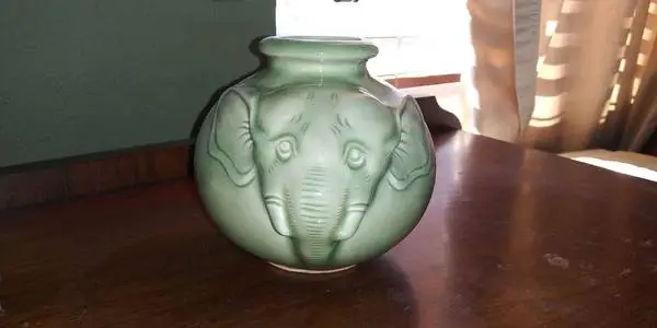 Rare Siam Celadon Thailand elephant vase