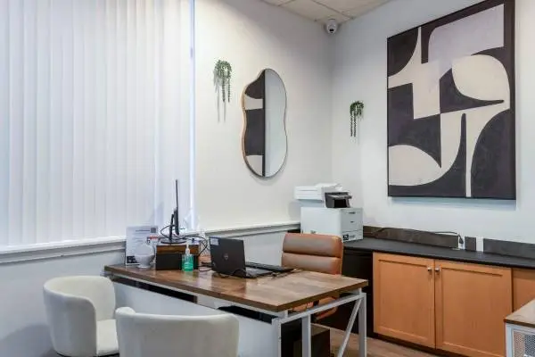 Studio 1/ba, Parking, Courtyard, $99 Deposit