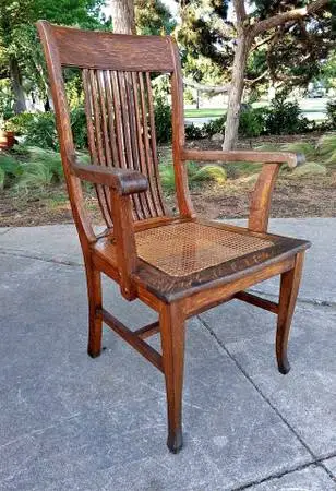 Antique American Quartersawn Oak Mission-style Armchair