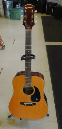 Epiphone FT-140 Acoustic Guitar
