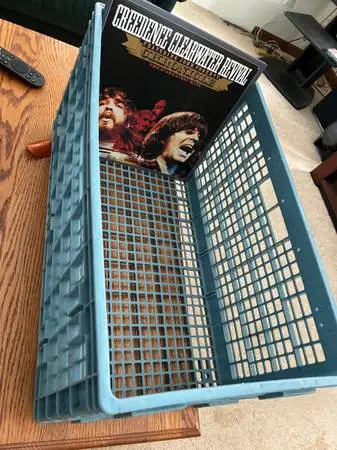 VINTAGE CLASSIC MILK CRATE TO STORE VINYL ALBUMS OR ANYTHING