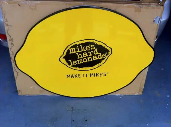 MIKES HARD LEMONADE COLLECTORS TABLE/WALL HANGING