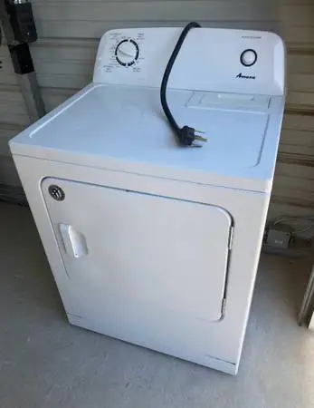 #28 Nice Amana Electric Dryer. 4 Prong Power. Cord