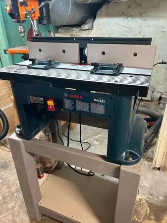 Bosch 1617EVSPK 2.25 HP Combination Plunge & Fixed-Base Router, Table, Stand, Gu