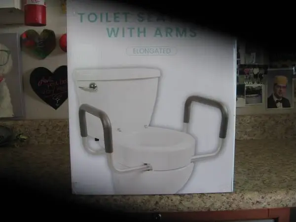 TOILET  SEAT  RISER