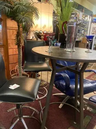 Vtinage Tall Bar Table and 2 Bar Stools