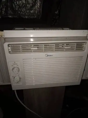 Window air conditioner