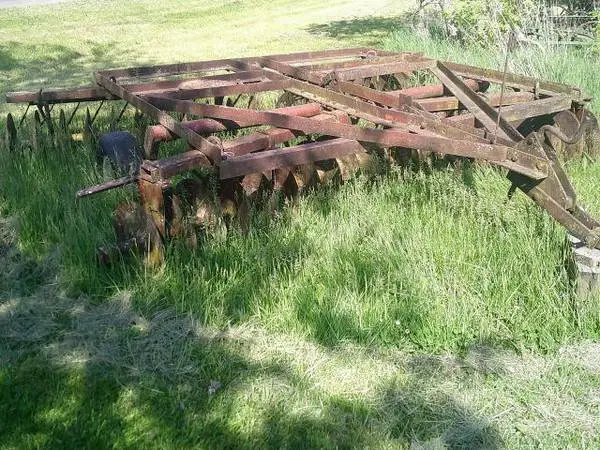 International--model#37--12 ft wheel disc