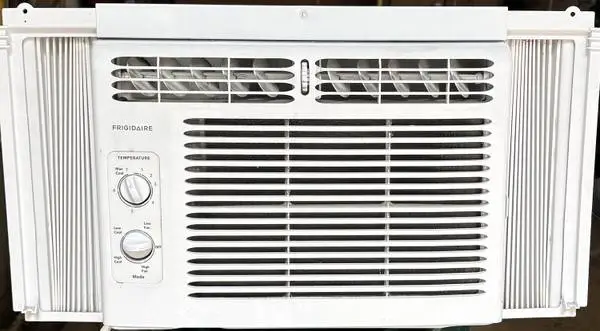 FRIGIDARE 5,000 BTU 115V Window Air Conditioner