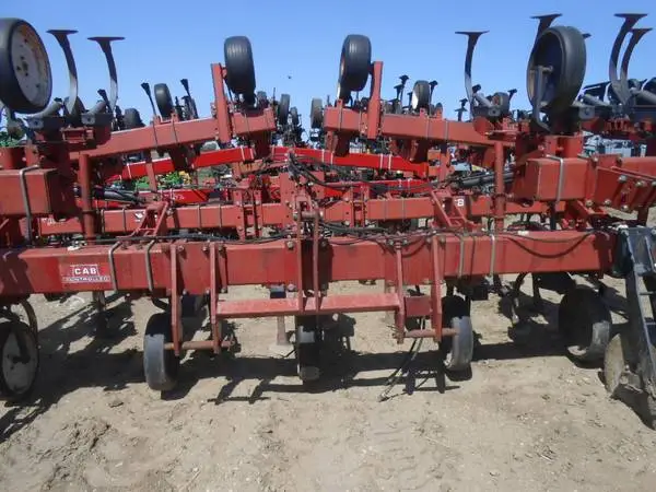 Kewanee 8RN cultivator