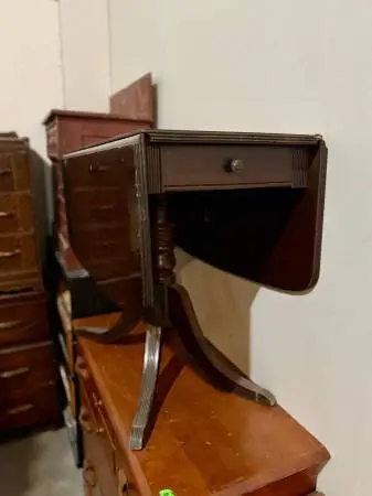 Drop-Leaf Pedestal Table
