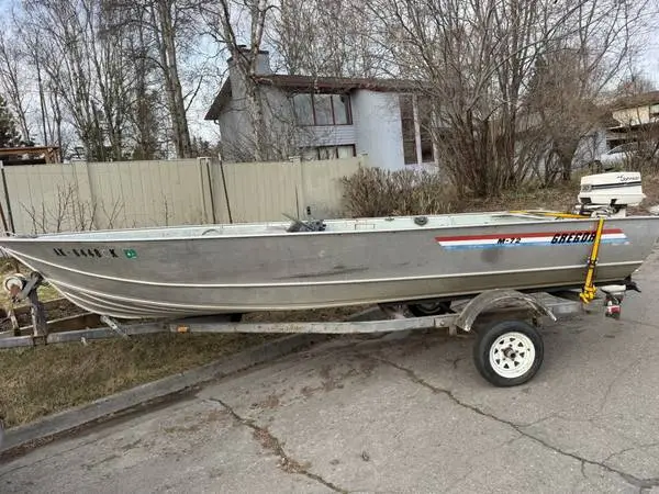 18 Gregor (welded) w/ Ezload trailer