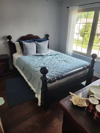 Bedroom Set (solid wood)