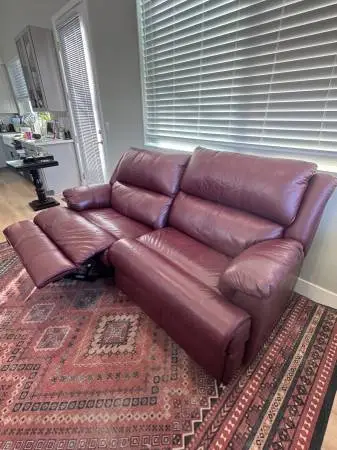 Arizona Leather Nicholas Model Couch Recliner