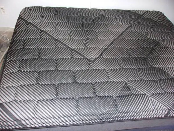 LIKE NEW QUEEN MATTRESS AND BOXSPRINGS