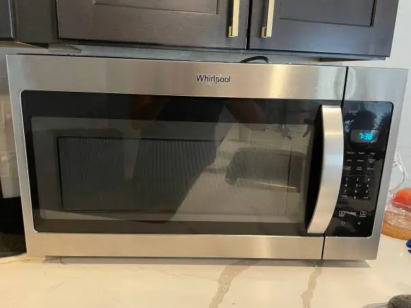 Whirlpool 1.7-cu ft Over-the-Range Microwave ( Fingerprint Resistant)