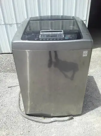 LG washer. In great working condition.