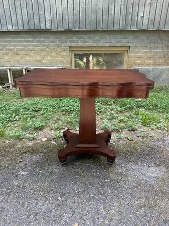 Antique Flame Mahogany Foldable Game Table .
