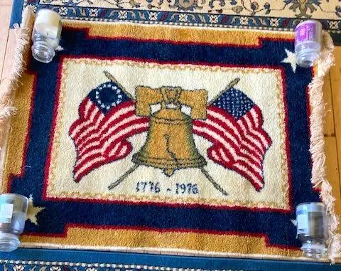 1976 LIBERTY BELL  & FLAGS Freedom Rug Bicentennial Pirie Scott Co