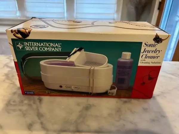 International Silver Company Professional Sonic Jewelry Cleaner