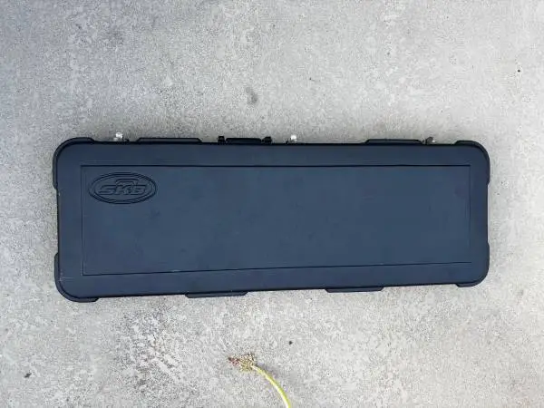 SKB hard shell electric guitar case