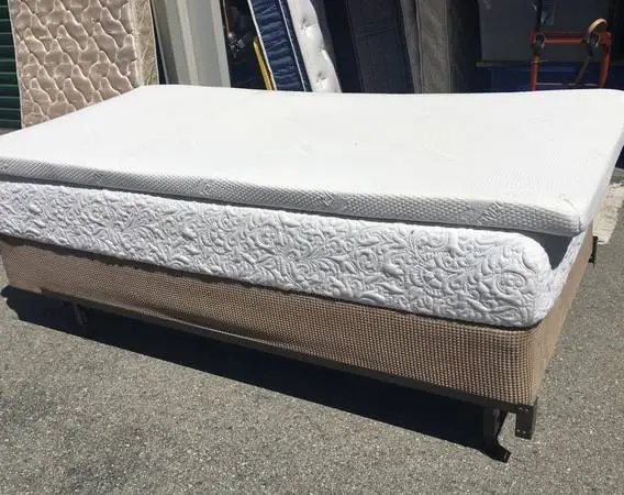 ****Twin Bed with Mattress ****