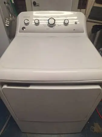 Nice GE Electric Clothes Dryer - DRIES LIKE BRAND NEW