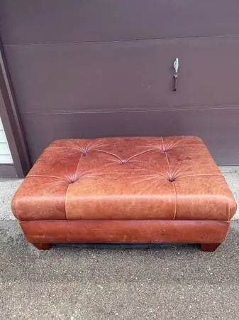 ROOM AND BOARD BROWN LEATHER TUFTED OTTOMAN