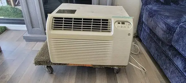 GE Window Air Conditioner – Works Great