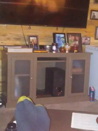 TV stand w frosted glass doors