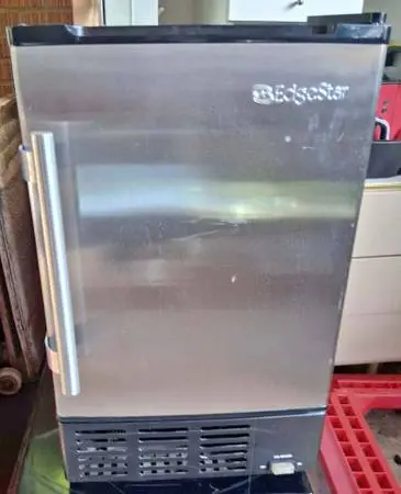 EdgeStar Ice Maker Freezer model IB120SS
