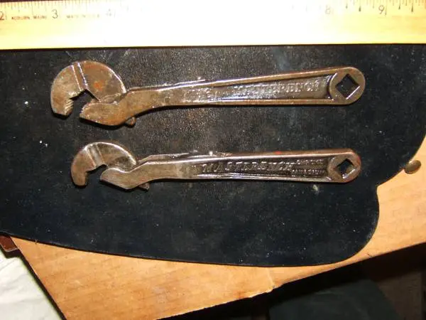 2 HELLER BROTHERS CO NEWARK NJ MASTERENCH 6 SELF ADJUSTABLE 19209s