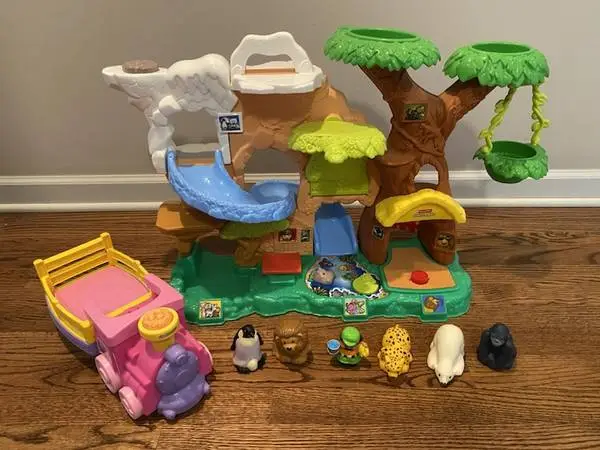 LITTLE PEOPLE ZOO TALKERS & TRAIN with 5 ANIMALS ~ RETIRED!!