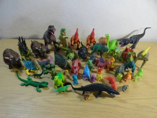 43 Dinosaurs