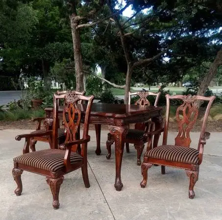 Ashley Hand Carved Mahogany Chippendale Dining Table & Chairs Set