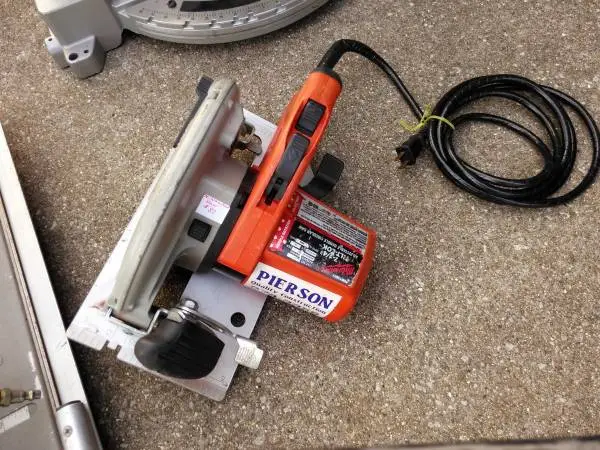 Milwaukee HD electric Circular Saw