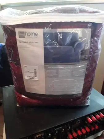 Loveseat slipcover, New