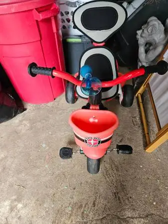 SCHWINN KIDS 3- WHEELER