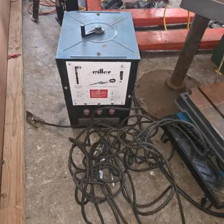 Miller/ Lincoln  Thunderbolt welder lots of Exras