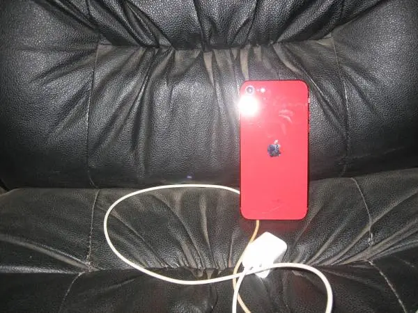 APPLE IPHONE SE 2020 and charger