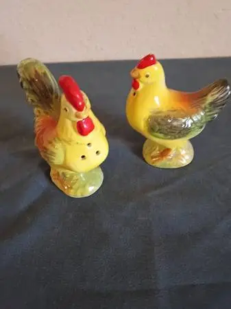 Vintage Salt Pepper Shakers