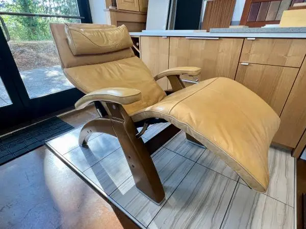 Zero Gravity Perfect Chair by Human Touch. MSRP $3,700! Excellent!!