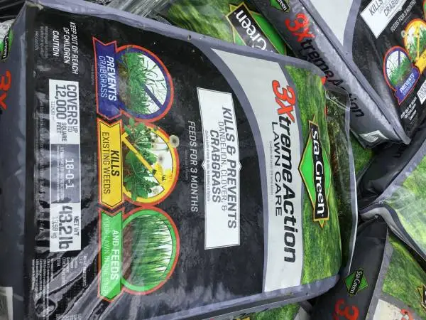Lawn Fertilizer/ Sta-Green 3Xtreme  Weed/Feed Fertilizer 12,000 sq ft