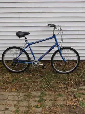 Mint 7 Speed Schwinn Sierra  Hybrid City Bike