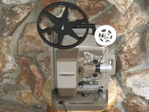 Bell & Howell 8MM Movie Projector 8mm Film Auto Thread USA